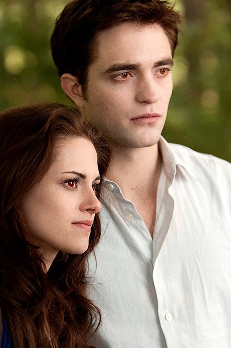 New 'Breaking Dawn Part 2' Poster: First Photo of the Vampire Couple