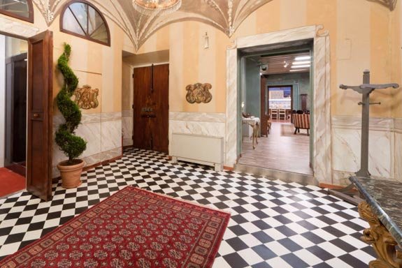 A Peek Inside the 'Jersey Shore' Italy House