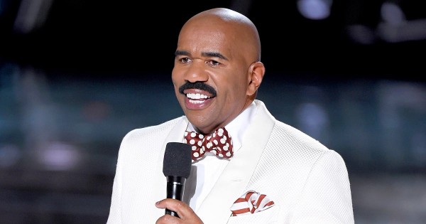 Steve Harvey Dodges Blame for Miss Universe Mistake