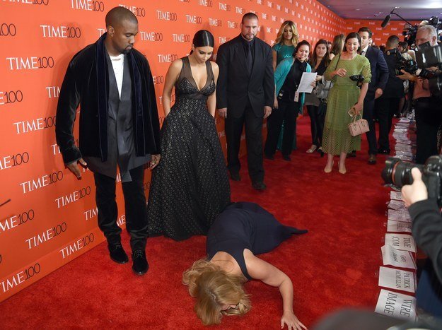 Amy Schumer Fell Down In Front of Kim Kardashian and Kanye West and the Photo Is Amazing