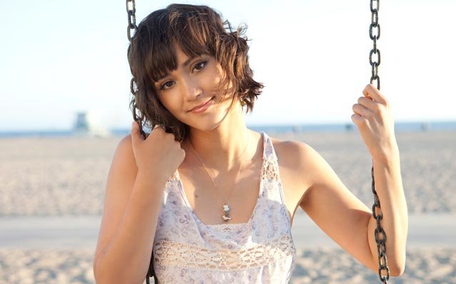 Watch 'The Voice' Runner-Up Dia Frampton's Debut Video 'Don't Kick the Chair'