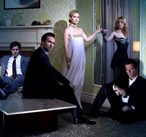 Sarah Michelle Gellar's New Series 'Ringer' Debuts Poster Art