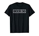 Cool Retro Beer 30 Distressed Graphic Design Beer Meme T-Shirt