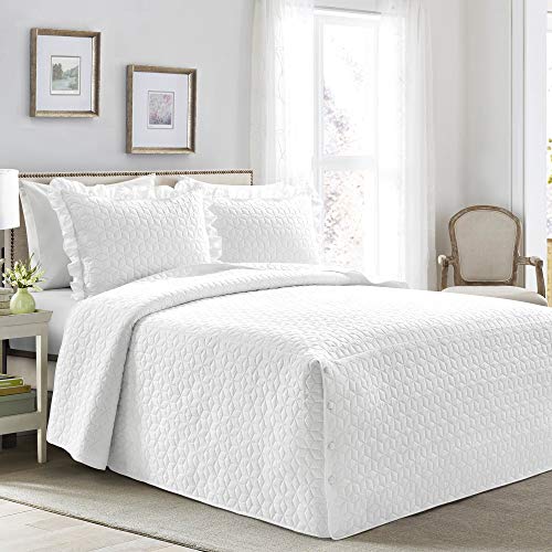Lush Decor French Country Geo Ruffle Bedding, 3-Piece Bedspread Set (Queen, White)