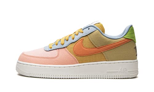 Nike Men's Air Force 1 Shoe, Sanded Gold/Hot Curry-wheat Gr, 8