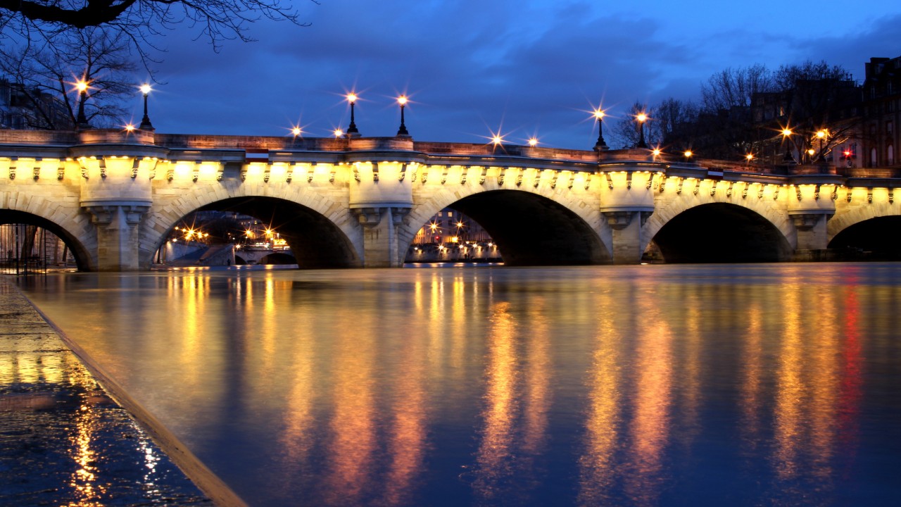 City of Amour - Pont Neuf - Beautiful Ambient Video of Fairy Tale Bridge Across the River Seine in Paris France