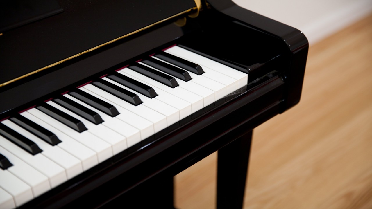 Play Piano Better with Hypnosis and Meditation