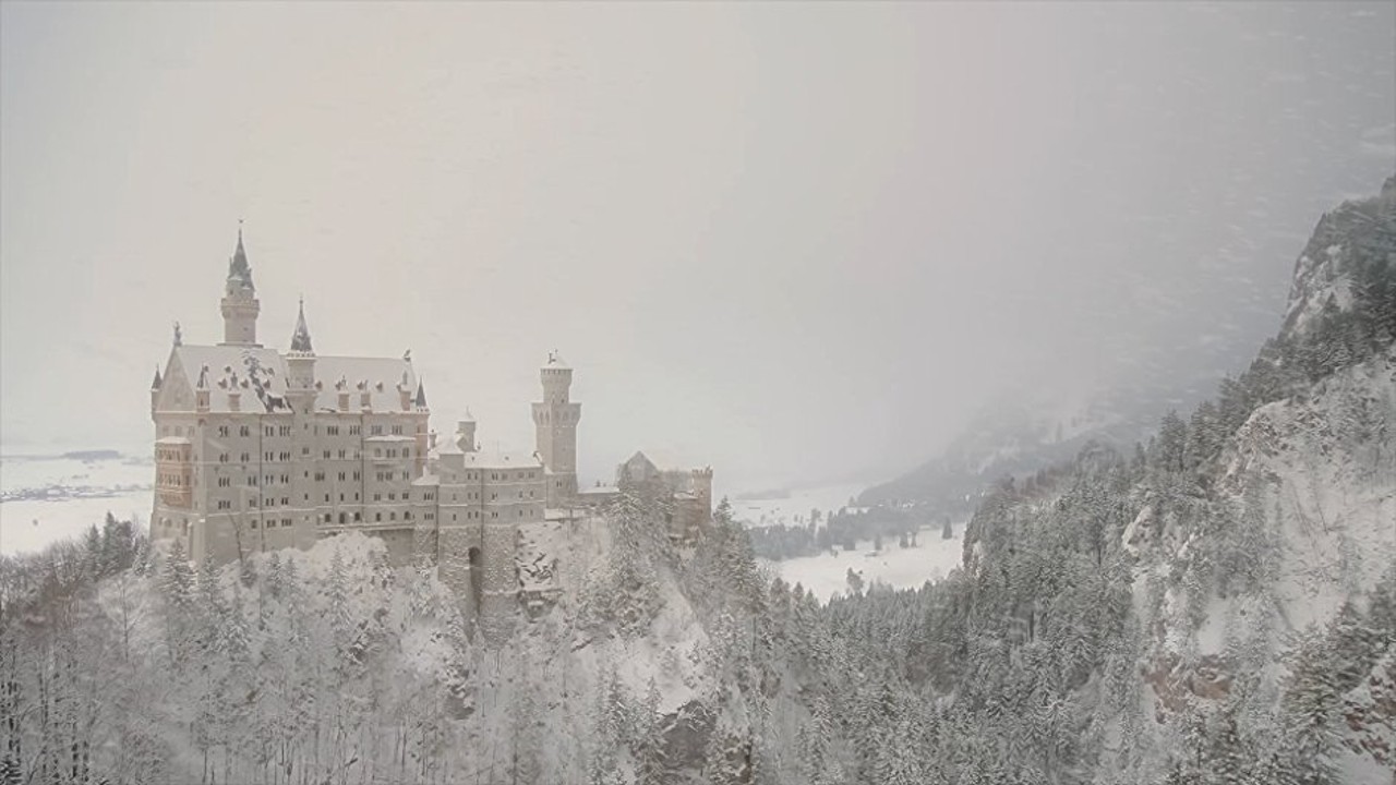 Howling Snowstorm: 10 Hours, Ambient Wind Sounds for Sleeping, Studying, Insomnia, or Relaxing Background Noise