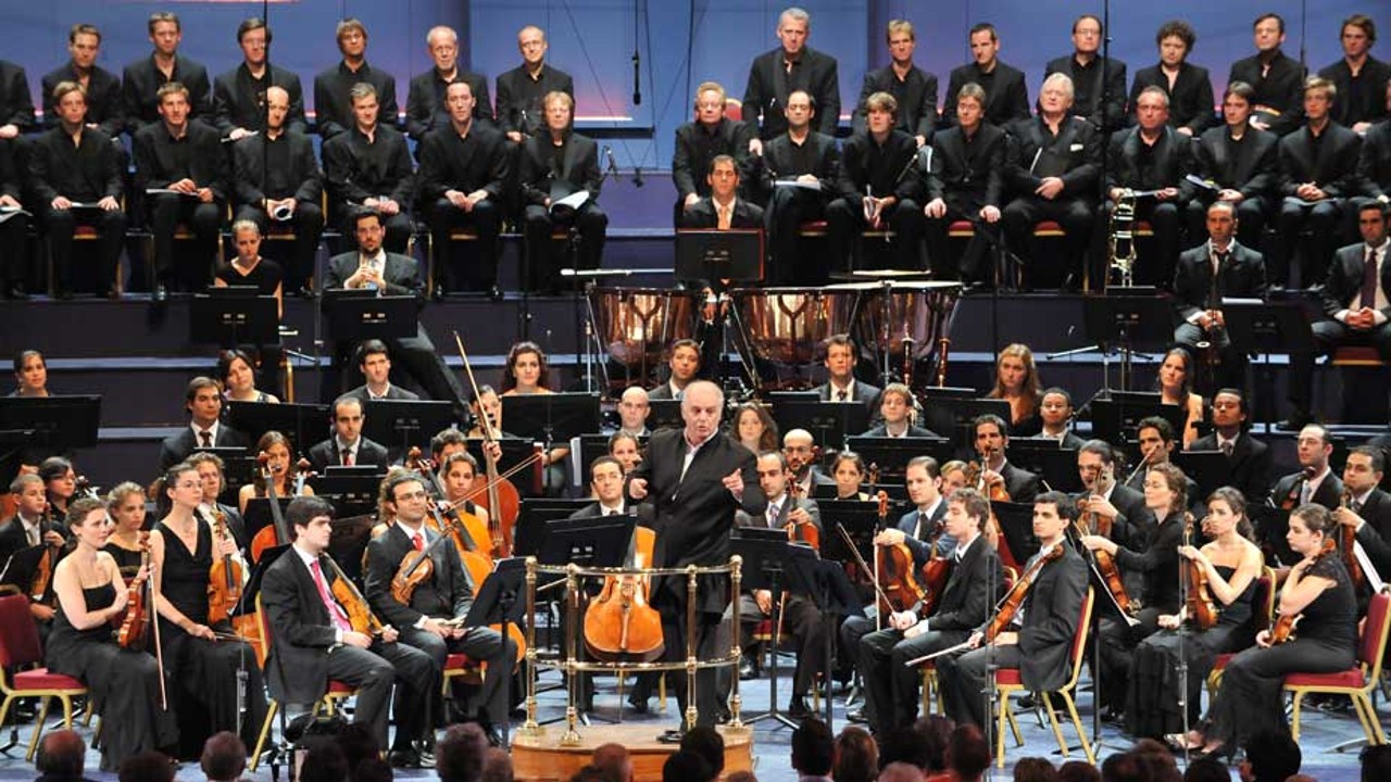 Daniel Barenboim & West-Eastern Divan Orchestra - Live from Berlin