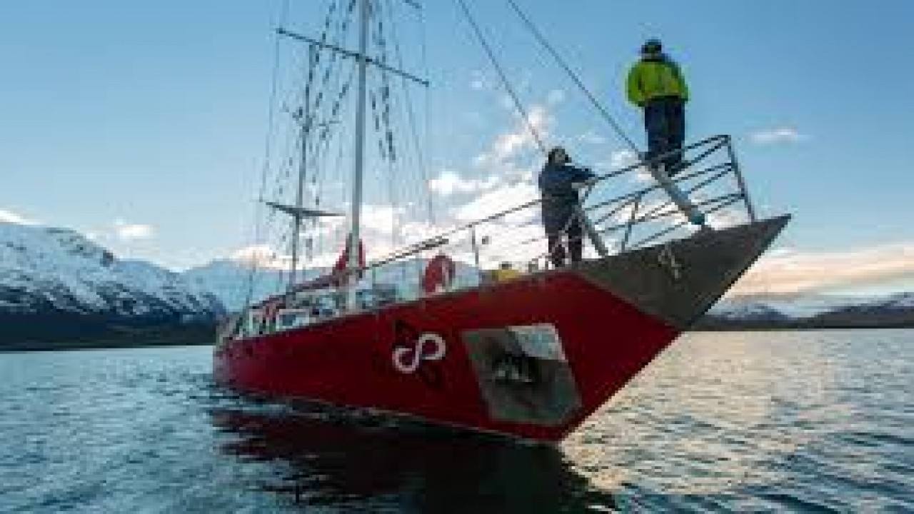 Sea Gypsies - The Far Side of the World