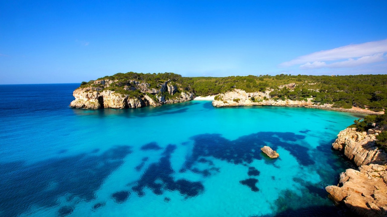 Globe Trekker - The Spanish Islands