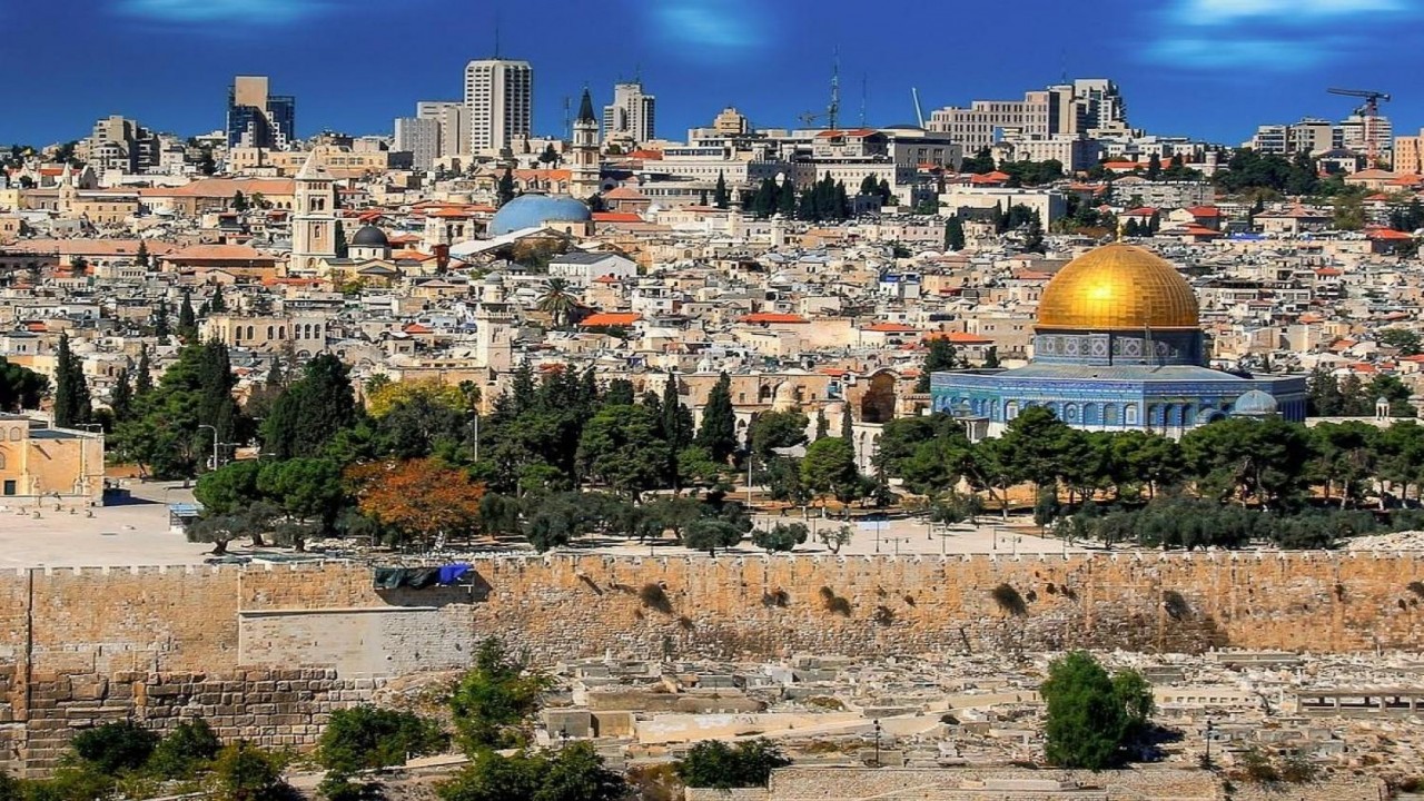 Globe Trekker - Holy Lands: Israel