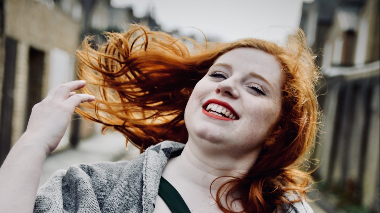 Eleanor Morton: Great Title, Glamorous Photo