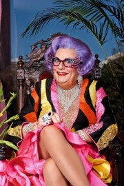 Dame Edna: Live at the Palace