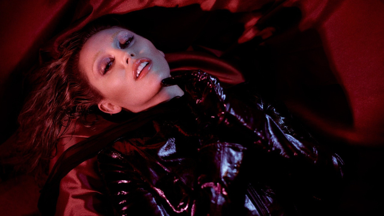 Miley Cyrus: Something Beautiful