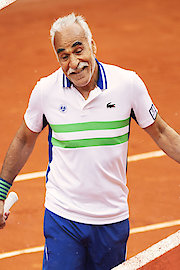 K. Clijsters / M. Bahrami - A. Kontaveit / C. Pioline