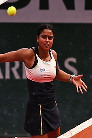 Nauhany Vitoria Leme Da Silva - Rosita Dencheva