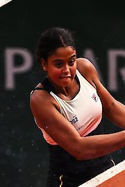 Yushan Shao - Nauhany Vitoria Leme Da Silva