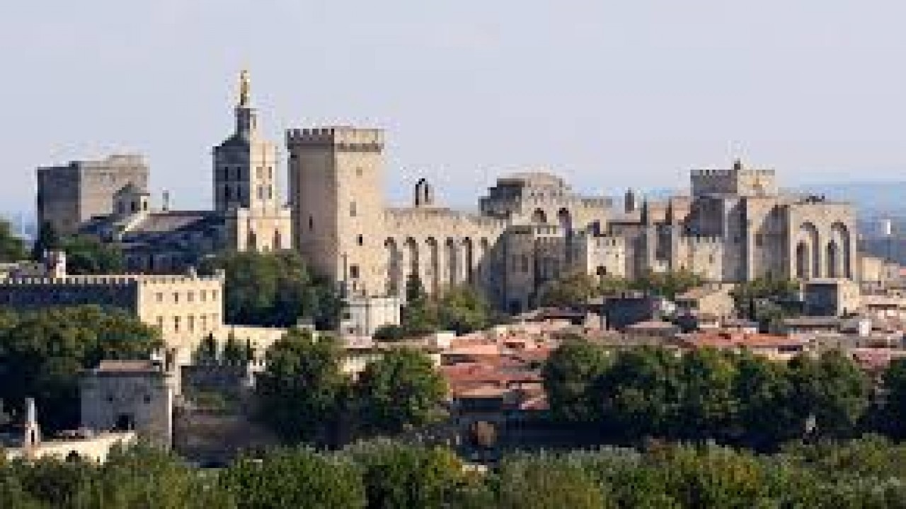 Global Treasures: Avignon - France
