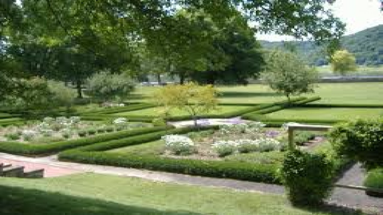 Gardens of the World: The Elegant Mansion Gardens