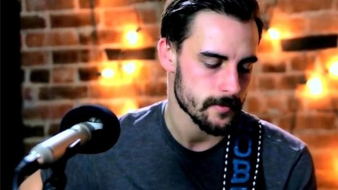 Robert Ellis: An Intimate Session