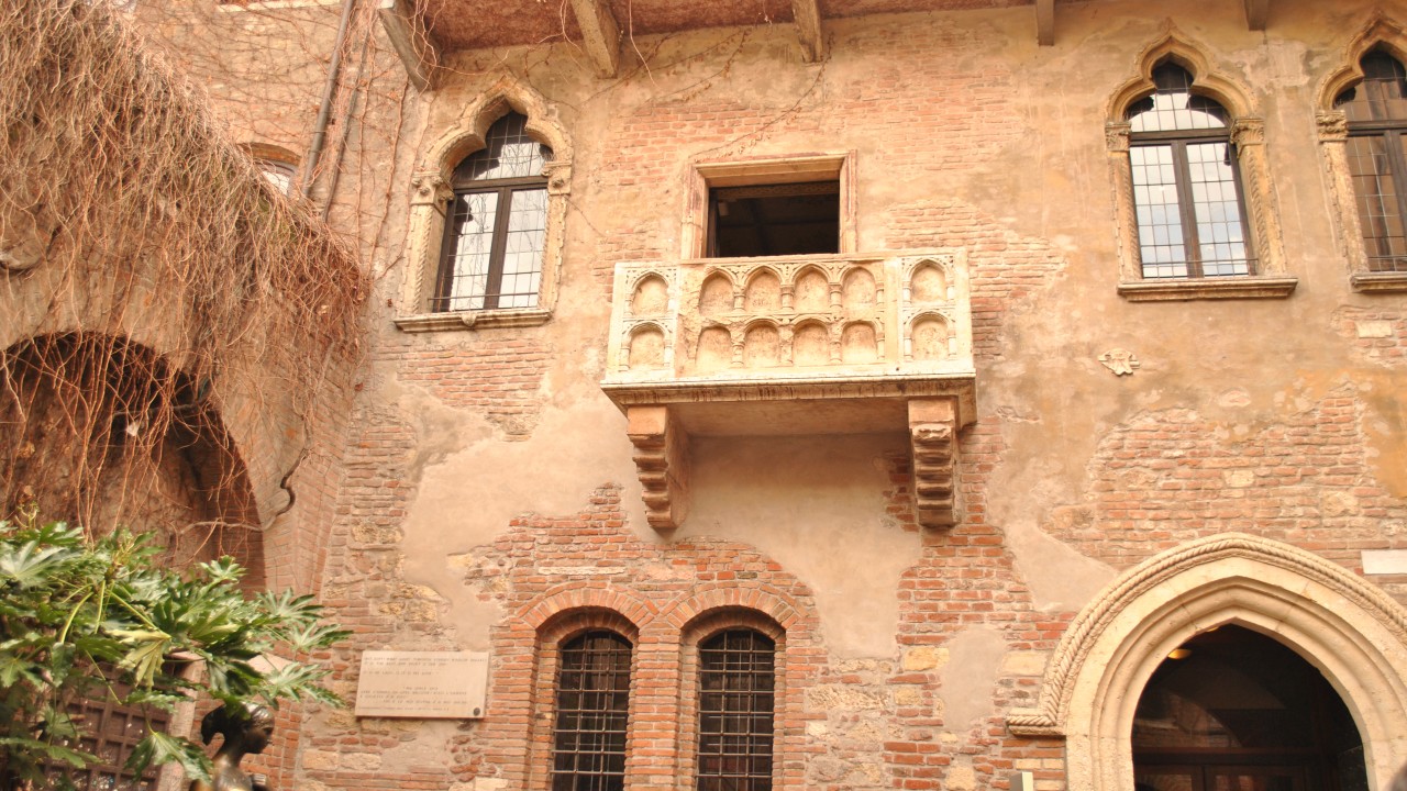 Naxos Scenic Musical Journeys: Italy - Verona, Romeo and Juliet, Florence, Naples