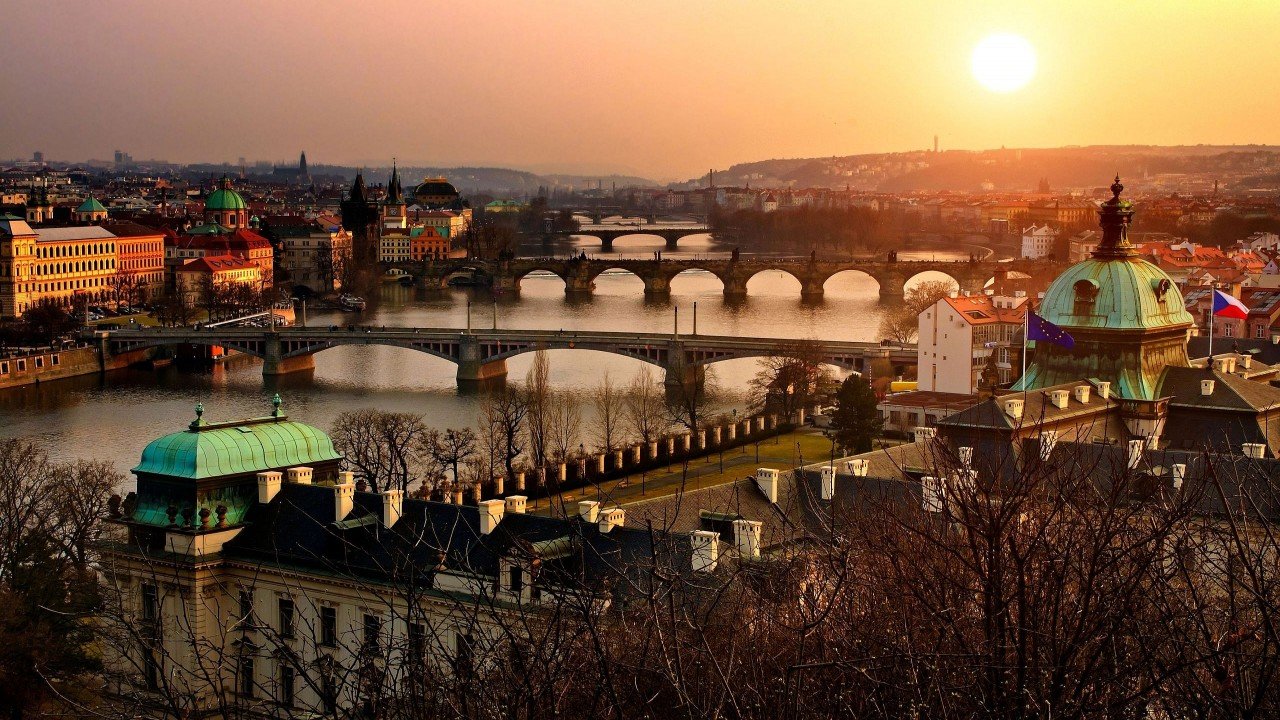 Naxos Scenic Musical Journeys: Prague - A Musical Tour of the City's Past and Present