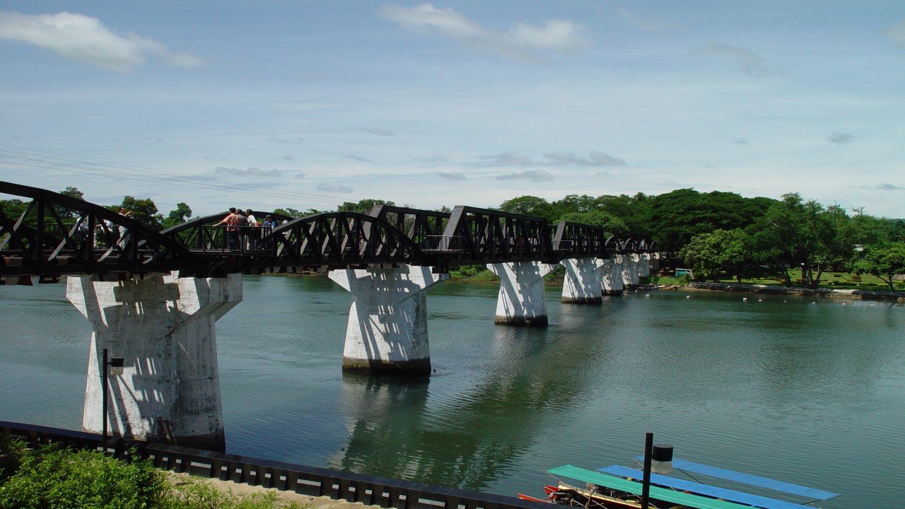 On Tour Exploring the Extraordinary: River Kwai