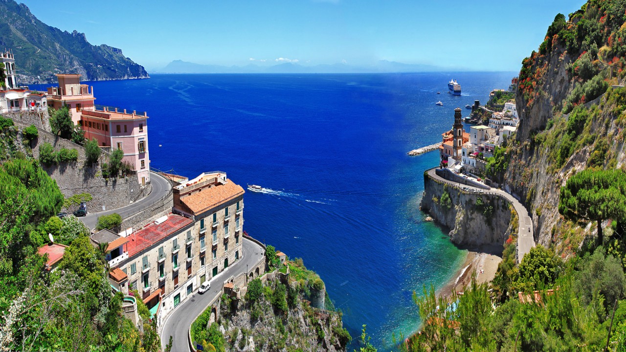 On Tour Exploring the Extraordinary: Amalfitana