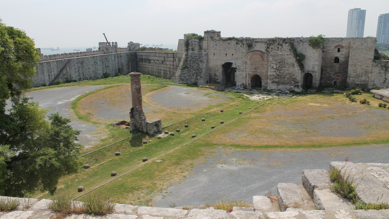Global Treasures YEDIKULE FORTRESS Surr Istanbul, Turkey