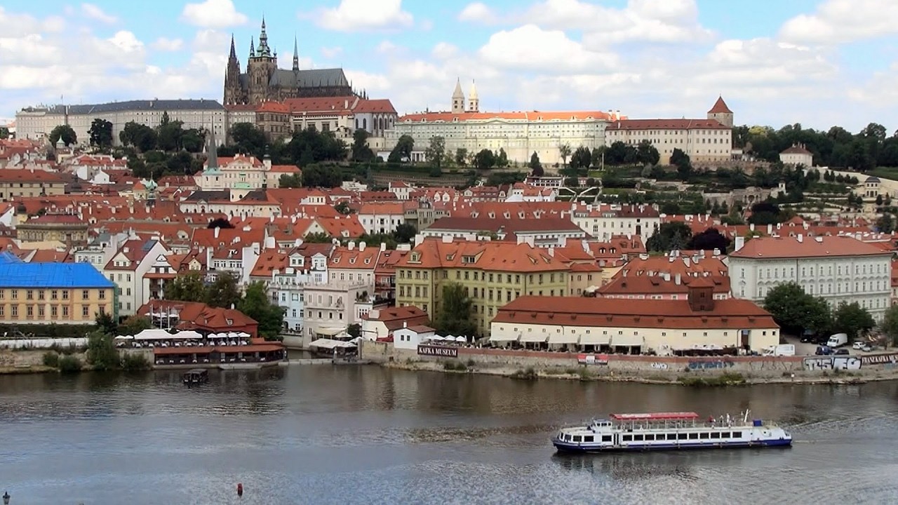 Global Treasures HRADCANY Prague Castle Hill PRAHA Czech Republic