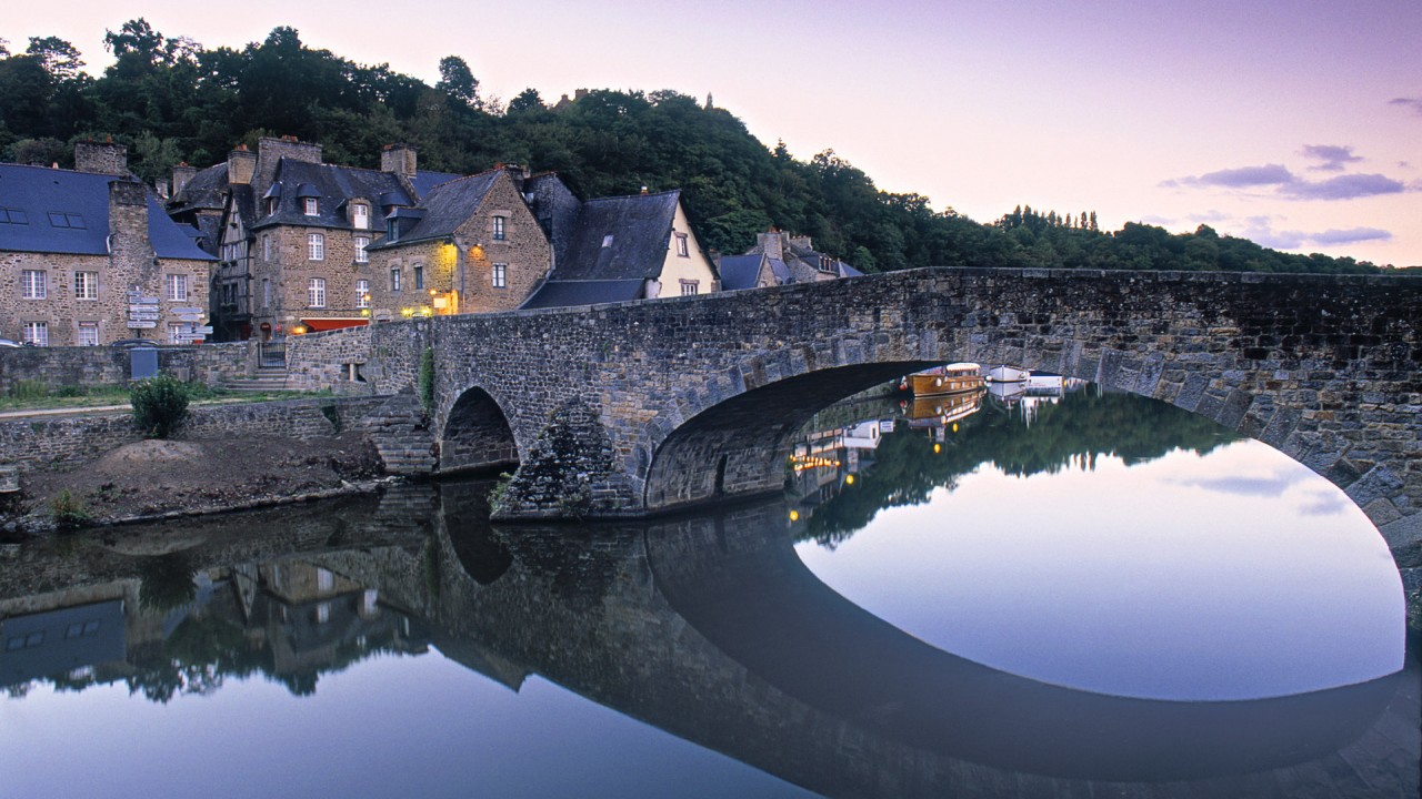 Global Treasures DINAN Bretagne, France