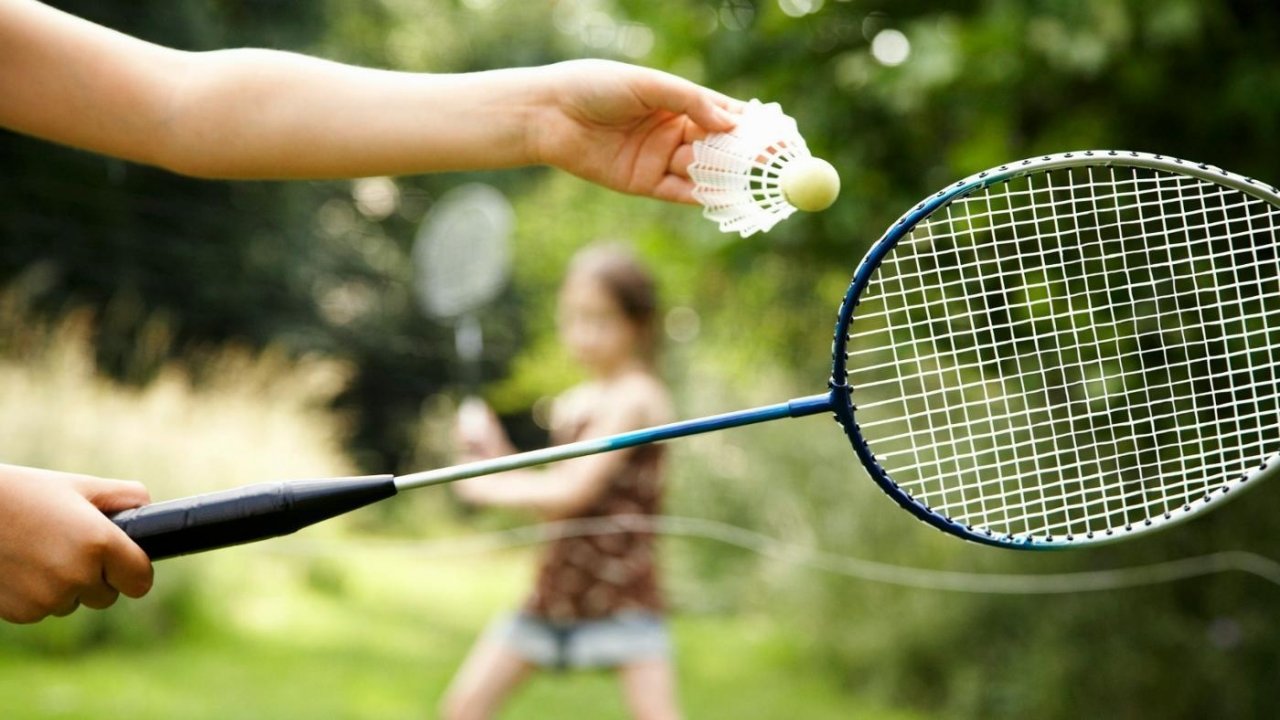 How to Play Badminton