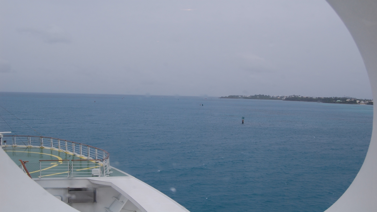 Porthole TV Video Ships: Enchantment of the Seas & Seabourn Pride - Port: Toronto
