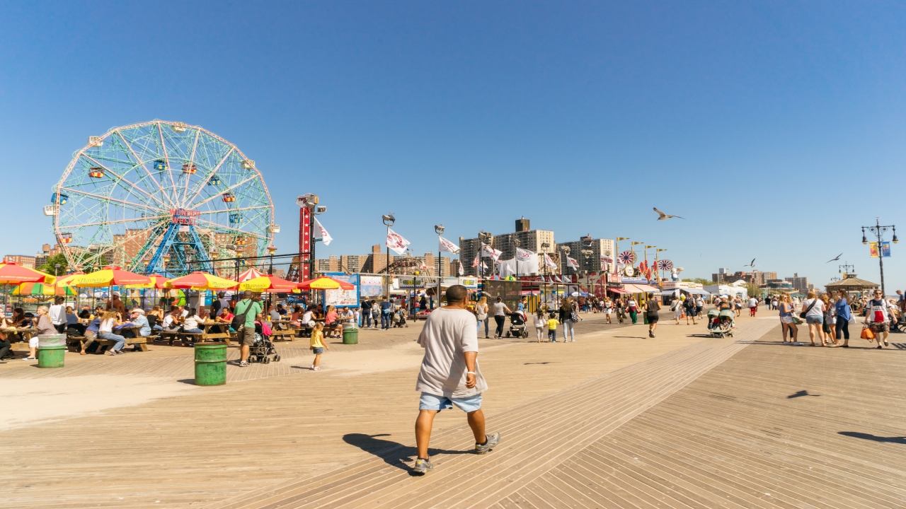 Coney Island: Dreams for Sale