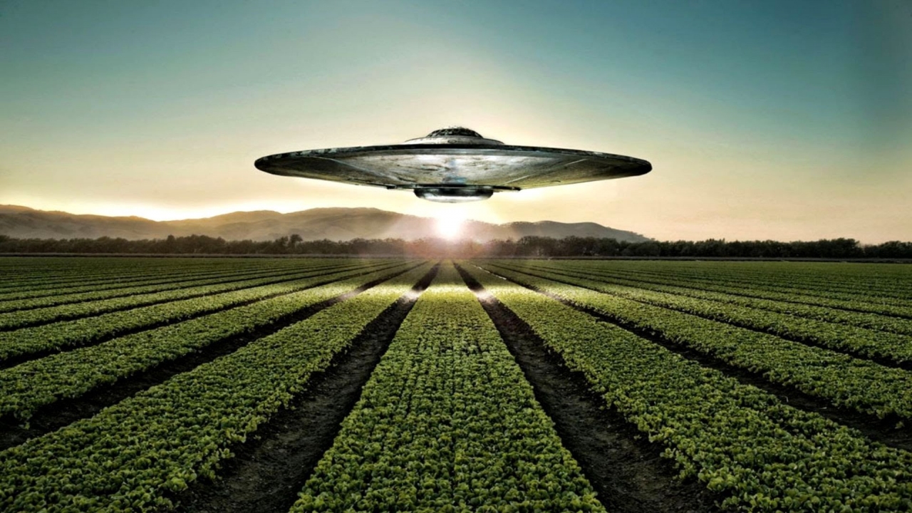 Flying Saucers Are Real - The Cosmic Watergate