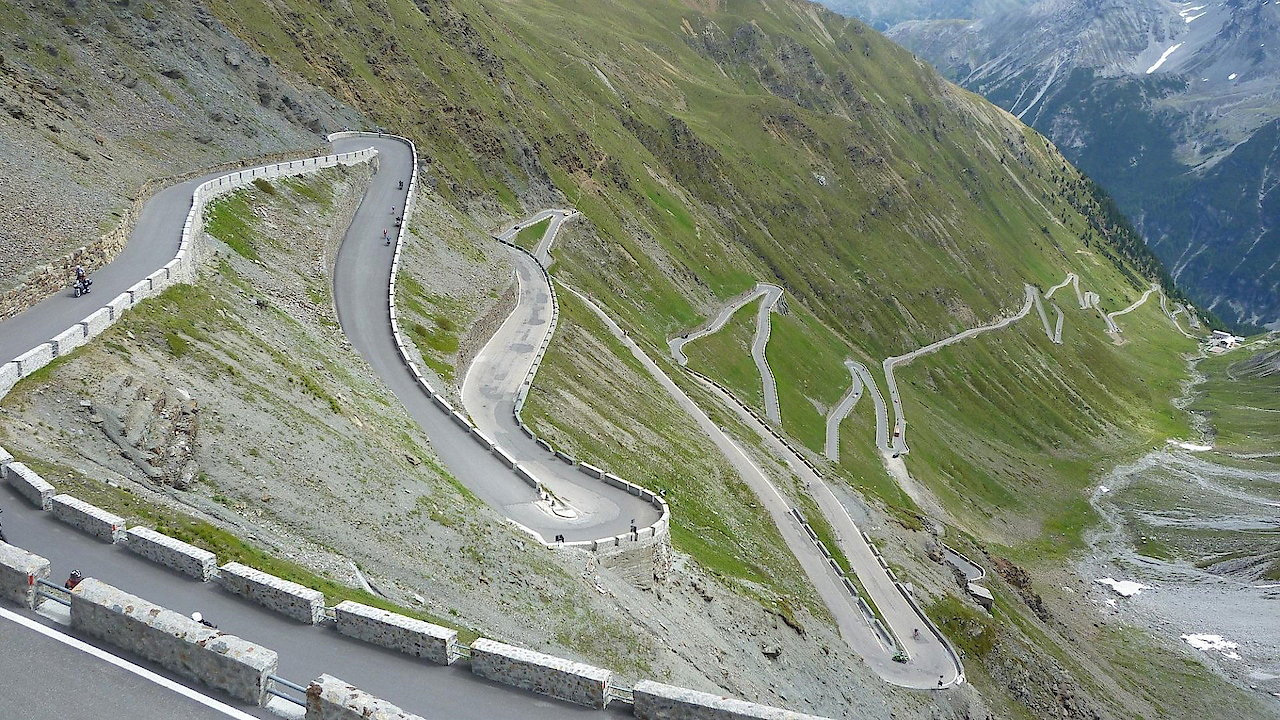 Stelvio. Crossroads of Peace