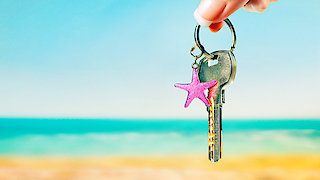 Cheap A$$ Beach Houses - Boss Beach