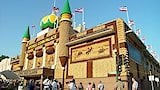 A Program About Unusual Buildings & Other Roadside Stuff