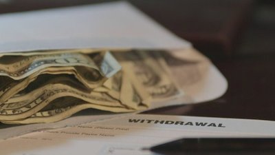 American Greed: The Fugitives Season 2 Episode 11