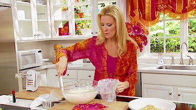 Semi-Homemade Cooking with Sandra Lee Season 14 Episode 6