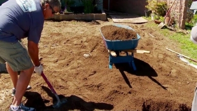 I Hate My Yard Season 1 Episode 1