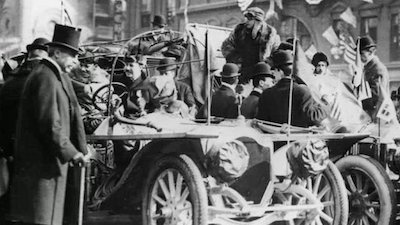 Mysteries at the Museum Season 1 Episode 10