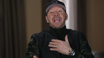 Wahlburgers Season 10 Episode 2