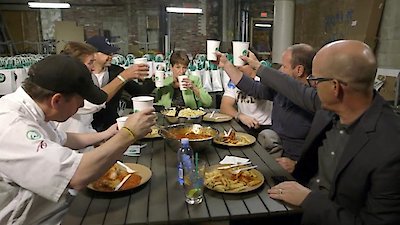 Wahlburgers Season 5 Episode 8