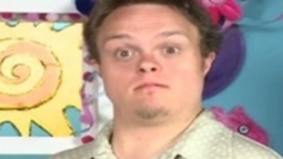 Gorgeous Tiny Chicken Machine Show Season 2 Episode 15