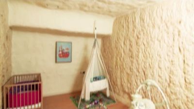 House Hunters: Off the Grid Season 1 Episode 2