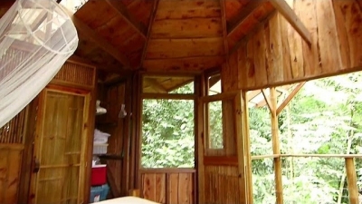 House Hunters: Off the Grid Season 1 Episode 4