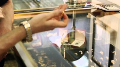 Young, Hot & Crooked Season 1 Episode 11