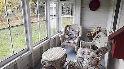 Lakefront Bargain Hunt Season 2 Episode 10